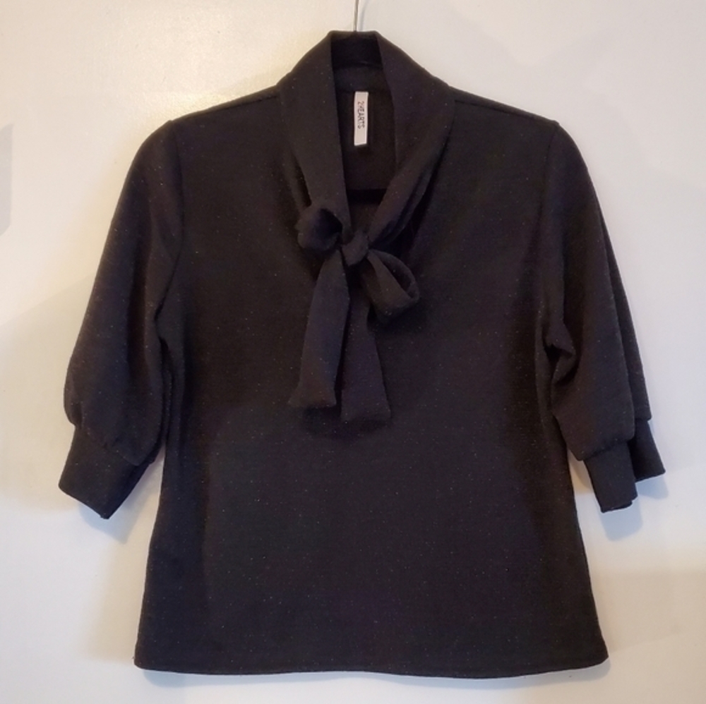 2 Hearts Black Top